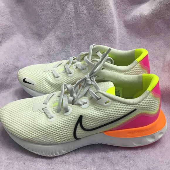 Nikes - Picture 2 of 3